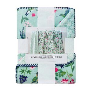 Casual Living Reversible Luxe Plush Throw 50in x 70in Green